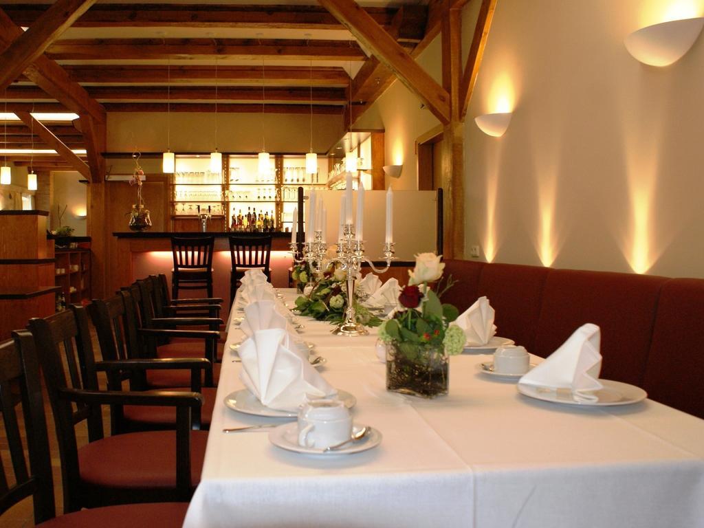 Hotel Und Restaurant Am Peenetal Liepen  Екстер'єр фото